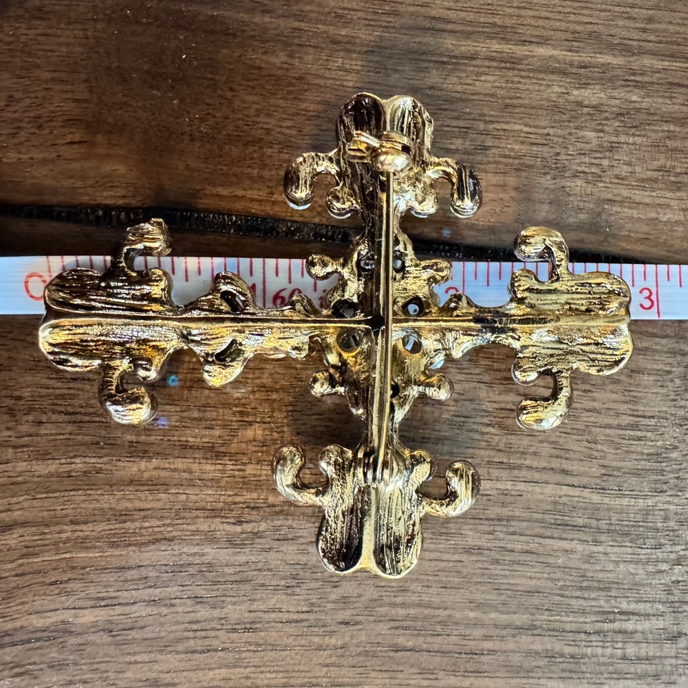 AB Rhinestone Cross Brooch - Picture 3 of 5